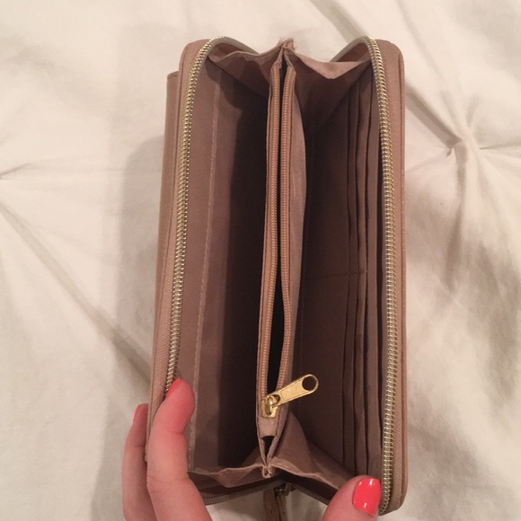 Wallet - Picture 3 of 5